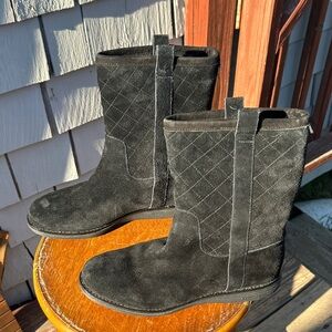 Cole Haan Chic Black Quilted Suede Boots - Waterproof Size 8